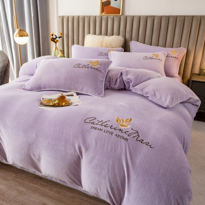 91家纺网 家纺一手货源 找家纺 慕尚 2022新款高克重牛奶绒刺绣四件套 洛卡-风铃紫