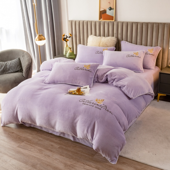 91家纺网 家纺一手货源 找家纺 慕尚 2022新款高克重牛奶绒刺绣四件套 洛卡-风铃紫