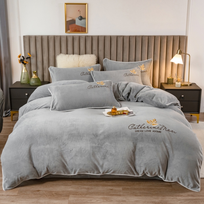 91家纺网 家纺一手货源 找家纺 慕尚 2022新款高克重牛奶绒刺绣四件套 洛卡-高级灰