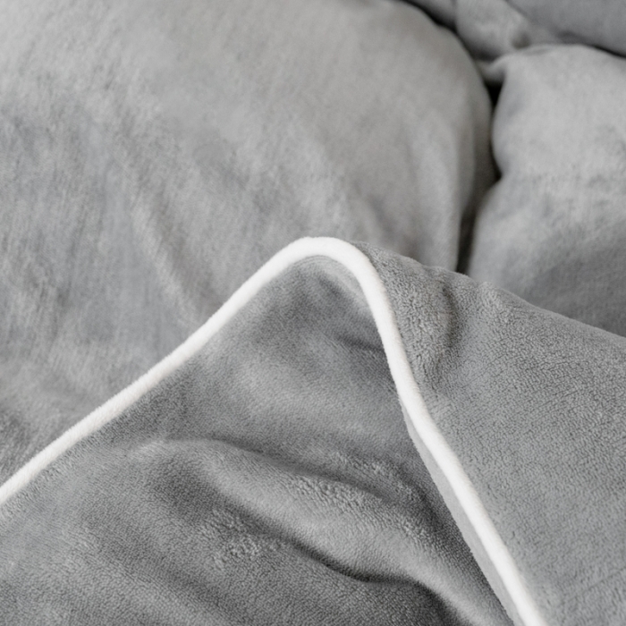 91家纺网 家纺一手货源 找家纺 慕尚 2022新款高克重牛奶绒刺绣四件套 洛卡-高级灰