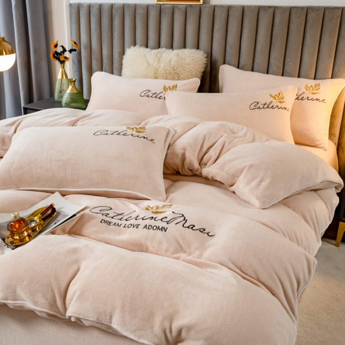 91家纺网 家纺一手货源 找家纺 慕尚 2022新款高克重牛奶绒刺绣四件套 洛卡-象牙白