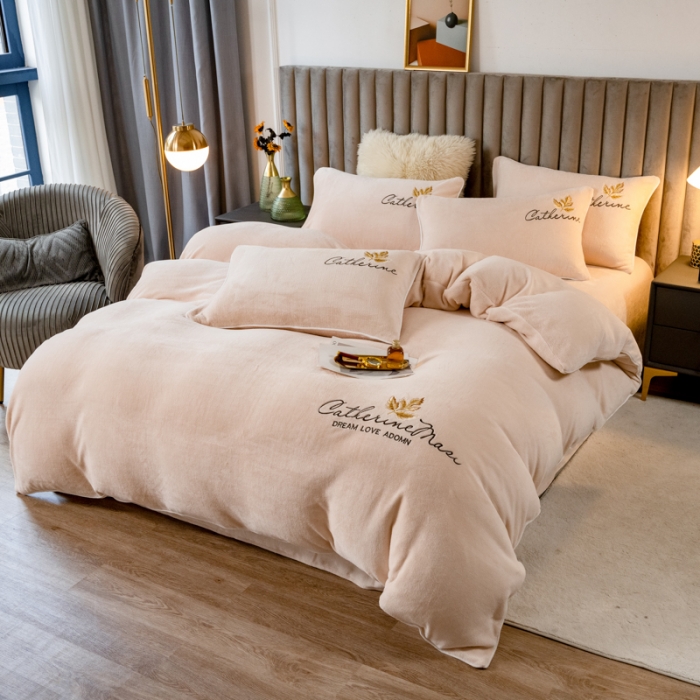 91家纺网 家纺一手货源 找家纺 慕尚 2022新款高克重牛奶绒刺绣四件套 洛卡-象牙白