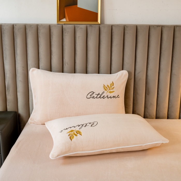 91家纺网 家纺一手货源 找家纺 慕尚 2022新款高克重牛奶绒刺绣四件套 洛卡-象牙白