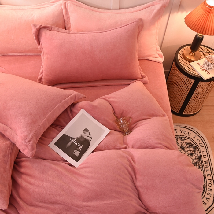 91家纺网 家纺一手货源 找家纺 艾米家居  2021新款纯色拼色牛奶绒系列四件套 豆沙