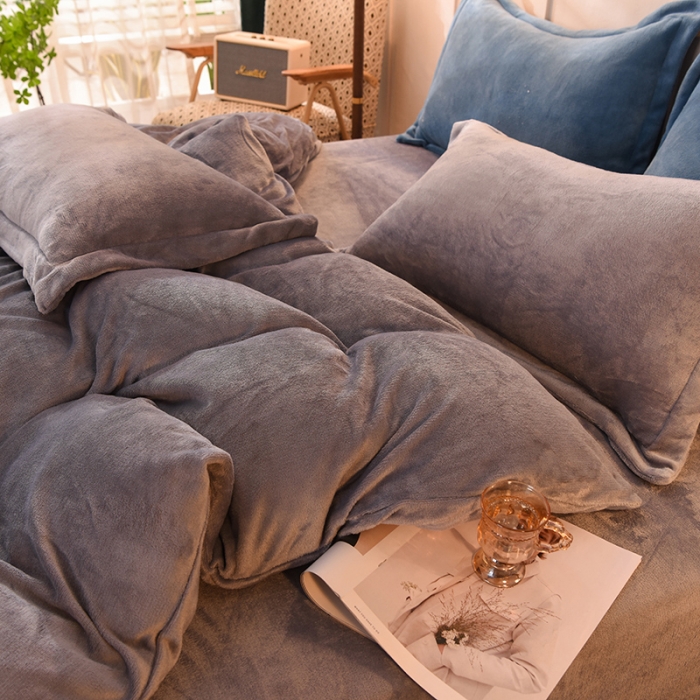 91家纺网 家纺一手货源 找家纺 艾米家居  2021新款纯色拼色牛奶绒系列四件套 灰