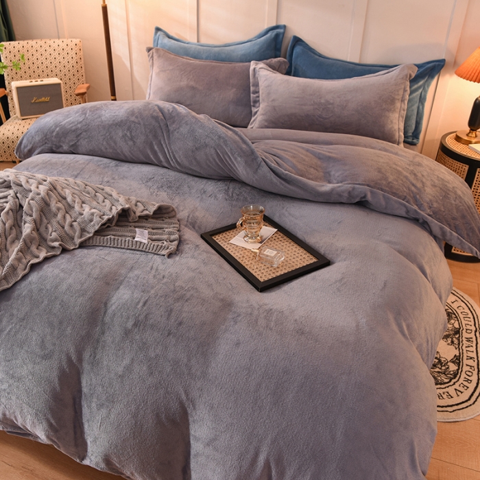 91家纺网 家纺一手货源 找家纺 艾米家居  2021新款纯色拼色牛奶绒系列四件套 灰