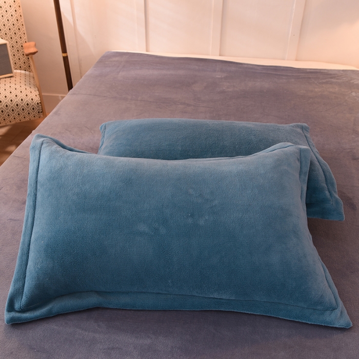 91家纺网 家纺一手货源 找家纺 艾米家居  2021新款纯色拼色牛奶绒系列四件套 蓝+灰