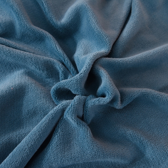 91家纺网 家纺一手货源 找家纺 艾米家居  2021新款纯色拼色牛奶绒系列四件套 蓝+灰