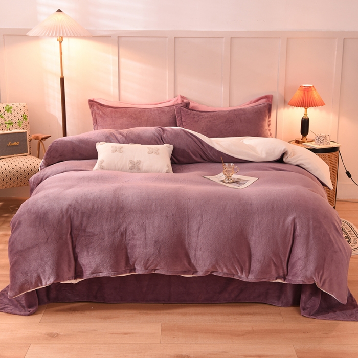 91家纺网 家纺一手货源 找家纺 艾米家居  2021新款纯色拼色牛奶绒系列四件套 梅子色+白