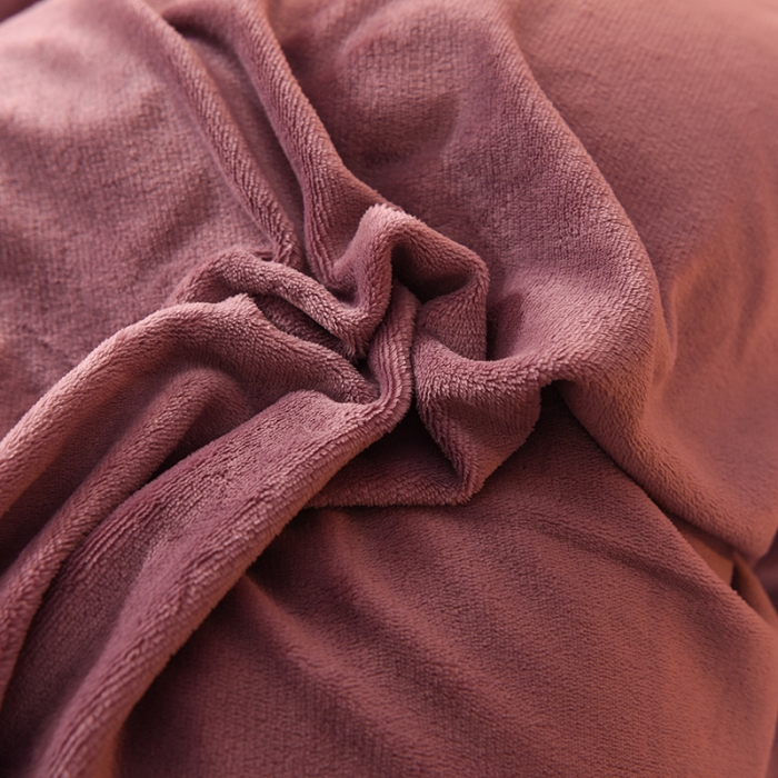 91家纺网 家纺一手货源 找家纺 艾米家居  2021新款纯色拼色牛奶绒系列四件套 梅子色+白