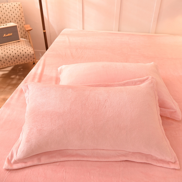 91家纺网 家纺一手货源 找家纺 艾米家居  2021新款纯色拼色牛奶绒系列四件套 玉色+白