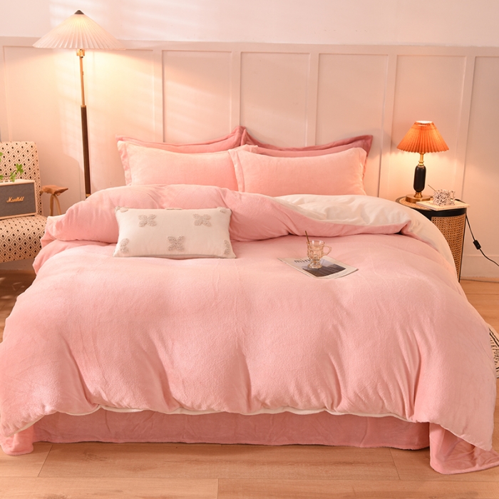 91家纺网 家纺一手货源 找家纺 艾米家居  2021新款纯色拼色牛奶绒系列四件套 玉色+白