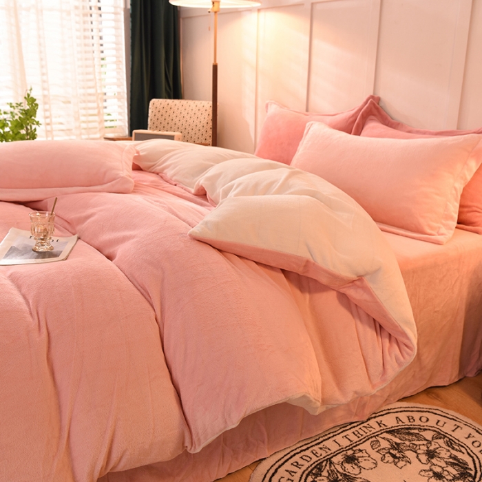 91家纺网 家纺一手货源 找家纺 艾米家居  2021新款纯色拼色牛奶绒系列四件套 玉色+白