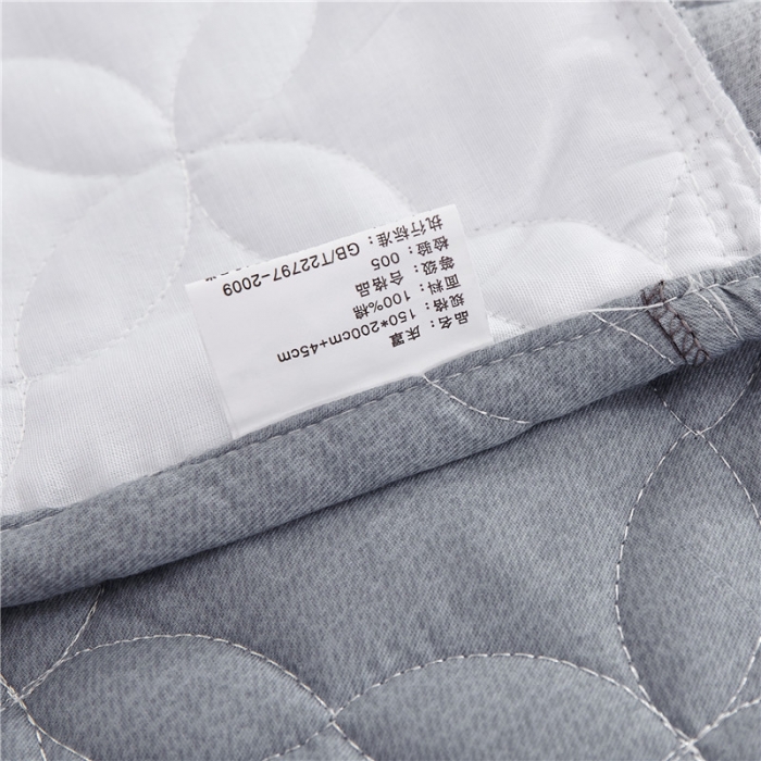 91家纺网 家纺一手货源 找家纺 纽缦 2021新款上下边单件夹棉床裙 小猪宝宝