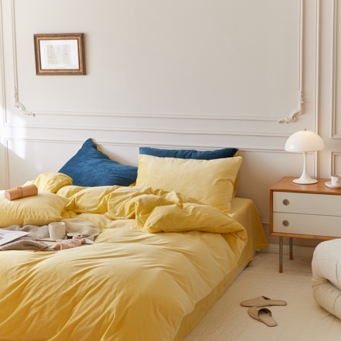 91家纺网 家纺一手货源 找家纺 2021新款高克重简约北欧风牛奶绒天鹅绒法莱绒四件套 奶黄