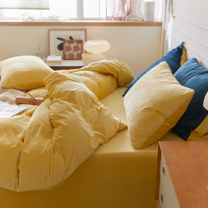 91家纺网 家纺一手货源 找家纺 2021新款高克重简约北欧风牛奶绒天鹅绒法莱绒四件套 奶黄