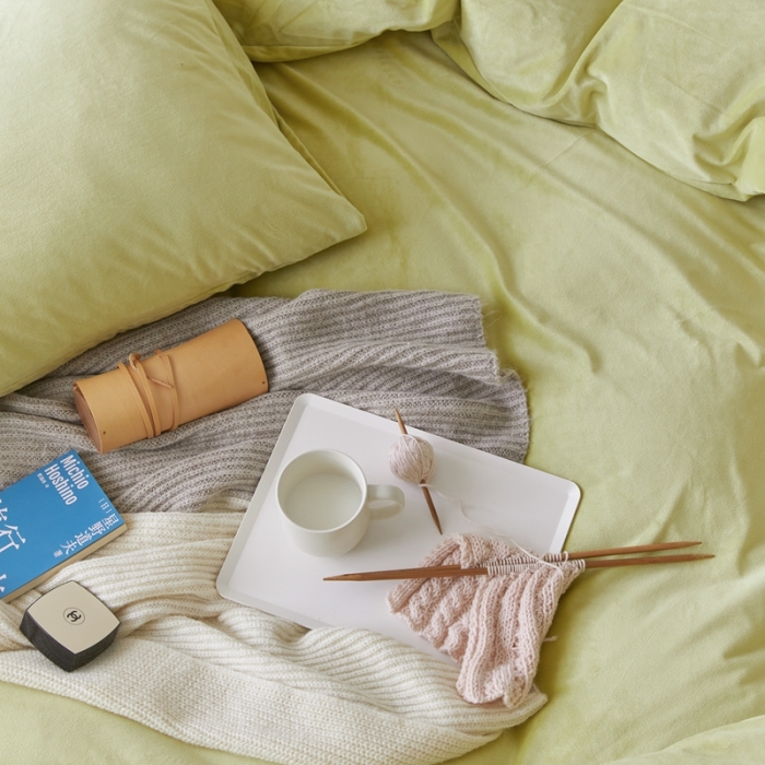 91家纺网 家纺一手货源 找家纺 2021新款高克重北欧风牛奶绒天鹅绒法莱绒四件套 牛油果绿