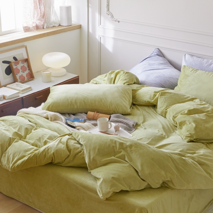 91家纺网 家纺一手货源 找家纺 2021新款高克重北欧风牛奶绒天鹅绒法莱绒四件套 牛油果绿