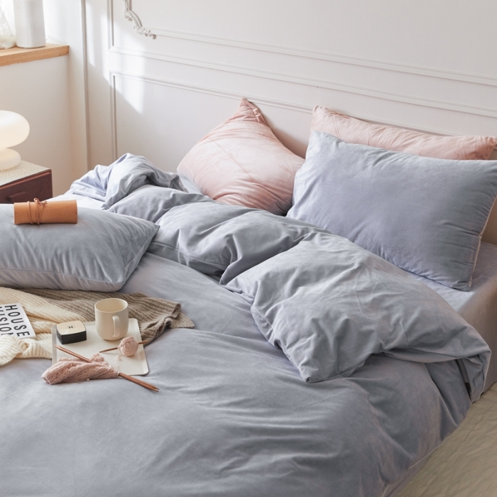 91家纺网 家纺一手货源 找家纺 2021新款高克重简约北欧风牛奶绒天鹅绒法莱绒四件套 银灰