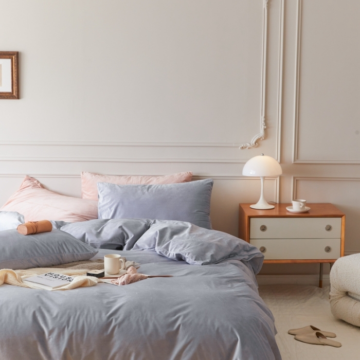 91家纺网 家纺一手货源 找家纺 2021新款高克重简约北欧风牛奶绒天鹅绒法莱绒四件套 银灰