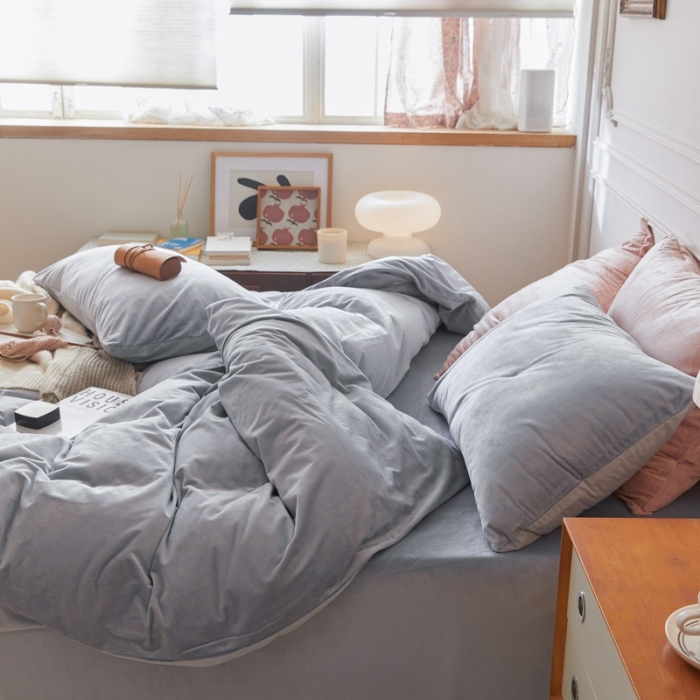 91家纺网 家纺一手货源 找家纺 2021新款高克重简约北欧风牛奶绒天鹅绒法莱绒四件套 银灰