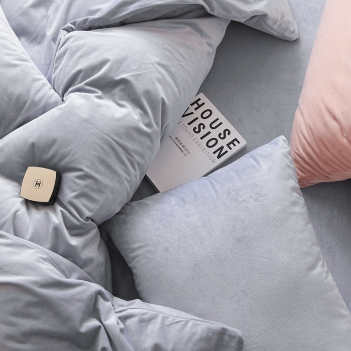 91家纺网 家纺一手货源 找家纺 2021新款高克重简约北欧风牛奶绒天鹅绒法莱绒四件套 银灰