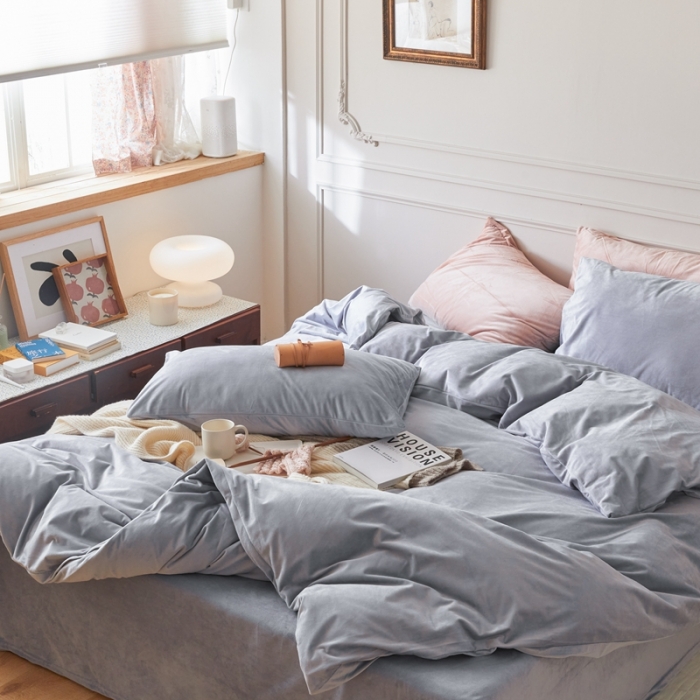 91家纺网 家纺一手货源 找家纺 2021新款高克重简约北欧风牛奶绒天鹅绒法莱绒四件套 银灰