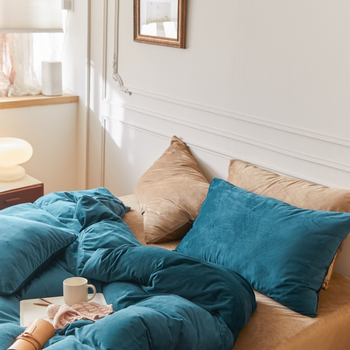 91家纺网 家纺一手货源 找家纺 2021高克重北欧风牛奶绒天鹅绒法莱绒四件套 文艺蓝+卡其