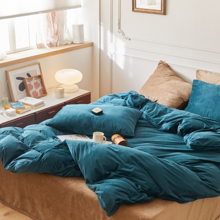 91家纺网 家纺一手货源 找家纺 2021高克重北欧风牛奶绒天鹅绒法莱绒四件套 文艺蓝+卡其