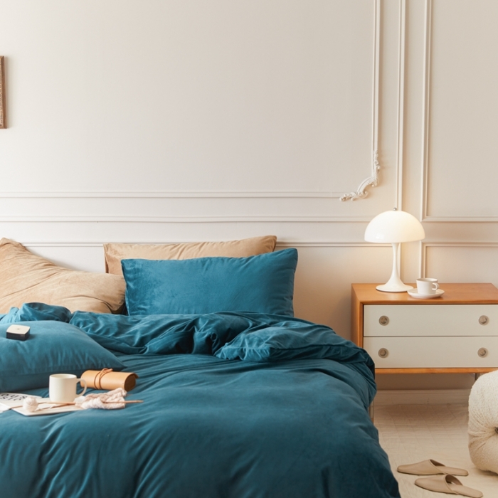 91家纺网 家纺一手货源 找家纺 2021高克重北欧风牛奶绒天鹅绒法莱绒四件套 文艺蓝+卡其