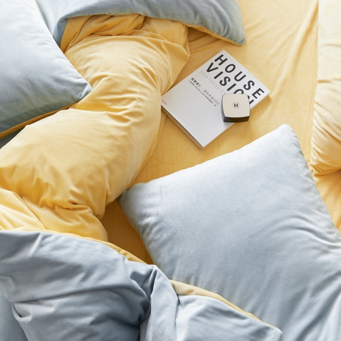 91家纺网 家纺一手货源 找家纺 2021新款高克重北欧风牛奶绒天鹅绒法莱绒四件套 淡蓝+奶黄