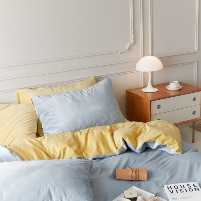 91家纺网 家纺一手货源 找家纺 2021新款高克重北欧风牛奶绒天鹅绒法莱绒四件套 淡蓝+奶黄