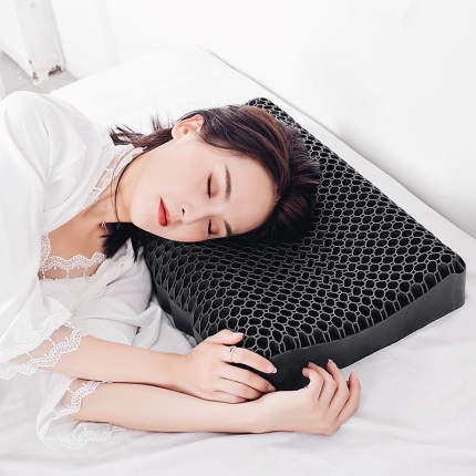 91家纺网 家纺一手货源 找家纺 【全网首发】tpe黑色果胶枕黑色硅胶枕（黑色蜂窝款）