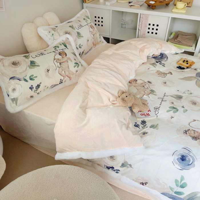 91家纺网 家纺一手货源 找家纺 圆岛家纺 新款冬季数码印花高档婴儿绒兔兔绒四件套 复古天使