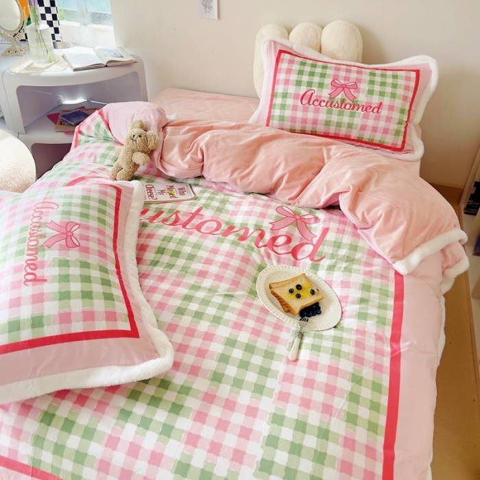 91家纺网 家纺一手货源 找家纺 圆岛家纺 新款冬季数码印花高档婴儿绒兔兔绒四件套 奶油霓虹