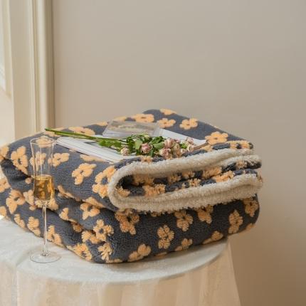 91家纺网 家纺一手货源 找家纺 圆岛家纺  新款定制款文艺提花羊羔绒保暖毛毯小花系列 藏青