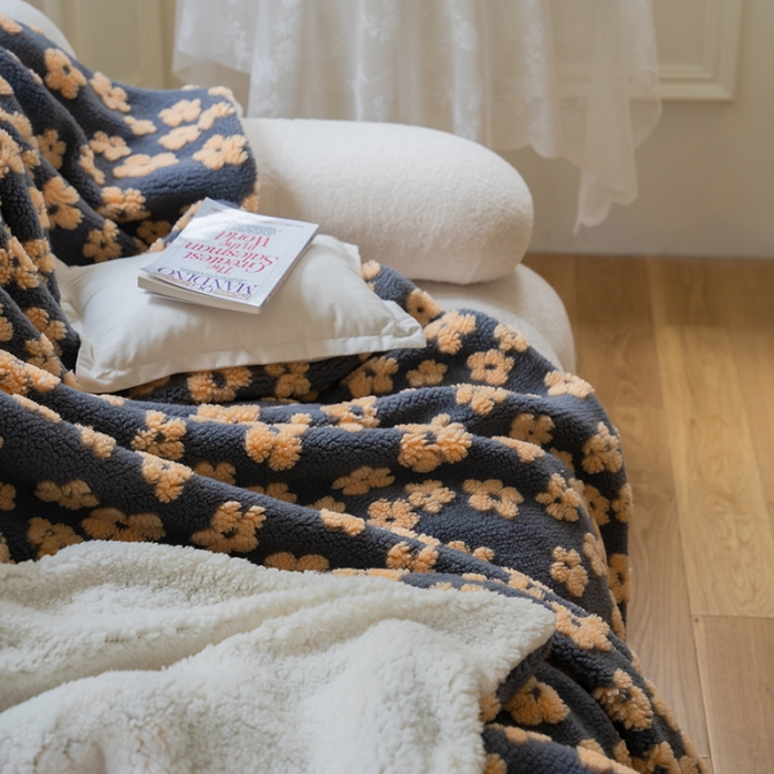 91家纺网 家纺一手货源 找家纺 （总）圆岛家纺  新款定制款文艺提花羊羔绒保暖毛毯小花系列
