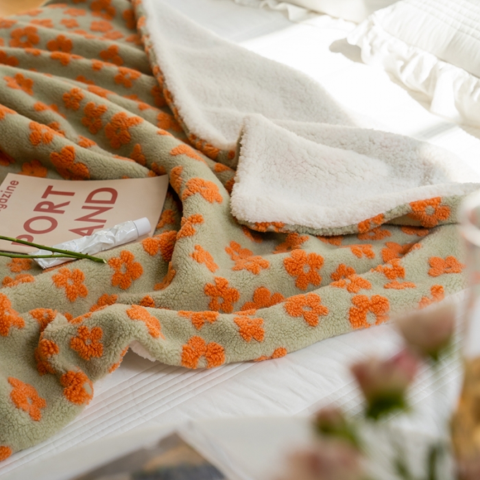 91家纺网 家纺一手货源 找家纺 圆岛家纺  新款定制款文艺提花羊羔绒保暖毛毯小花系列 橘