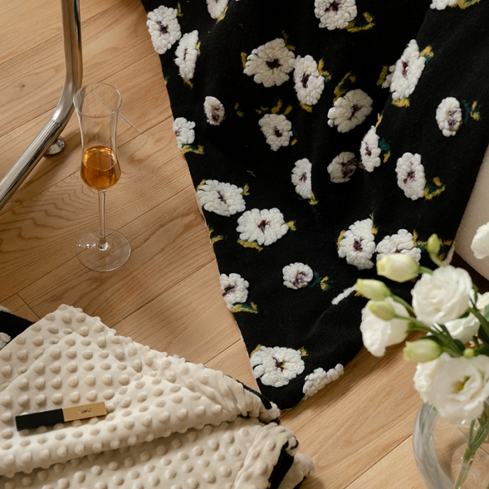 91家纺网 家纺一手货源 找家纺 （总）圆岛家纺  新款复古高克重羊毛绒混纺提花豆豆绒毛毯