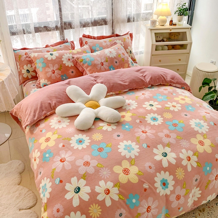 91家纺网 家纺一手货源 找家纺 金爱家 2021新款250克牛奶绒四件套 蓓蕾粉