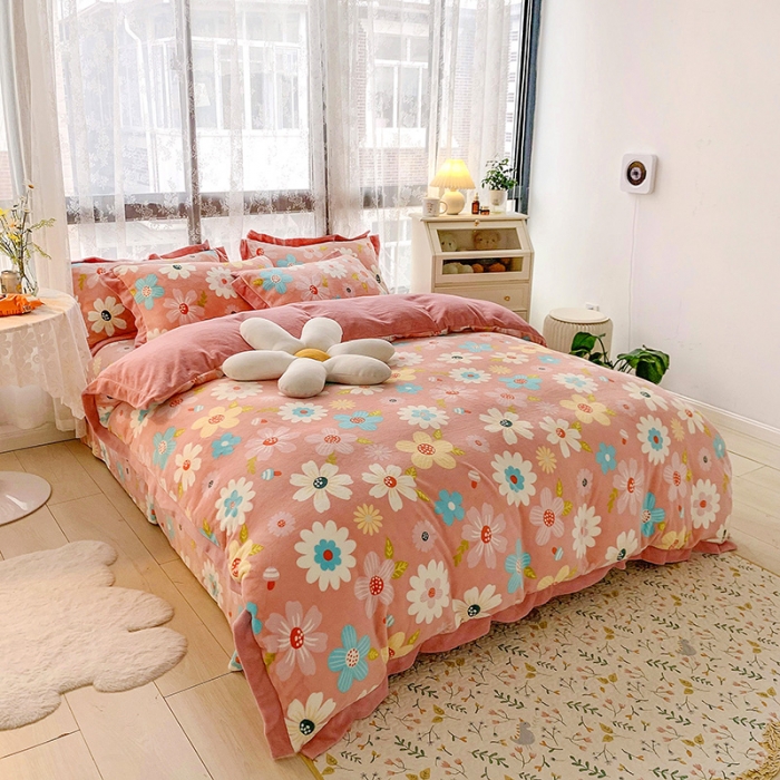 91家纺网 家纺一手货源 找家纺 金爱家 2021新款250克牛奶绒四件套 蓓蕾粉