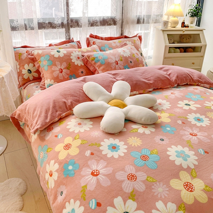 91家纺网 家纺一手货源 找家纺 金爱家 2021新款250克牛奶绒四件套 蓓蕾粉