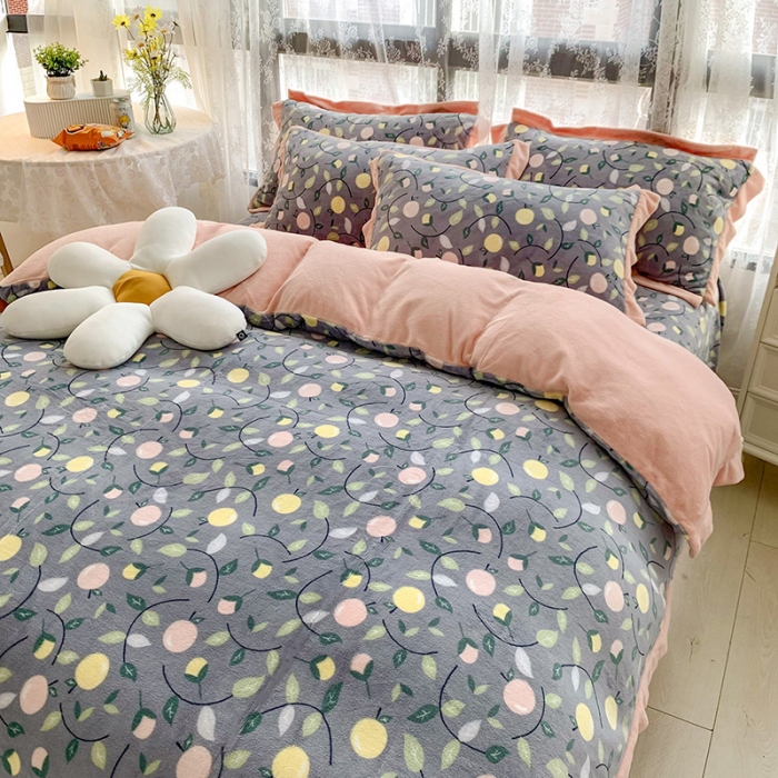 91家纺网 家纺一手货源 找家纺 金爱家 2021新款250克牛奶绒四件套 缤纷世界