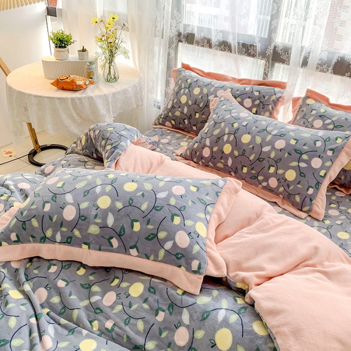 91家纺网 家纺一手货源 找家纺 金爱家 2021新款250克牛奶绒四件套 缤纷世界