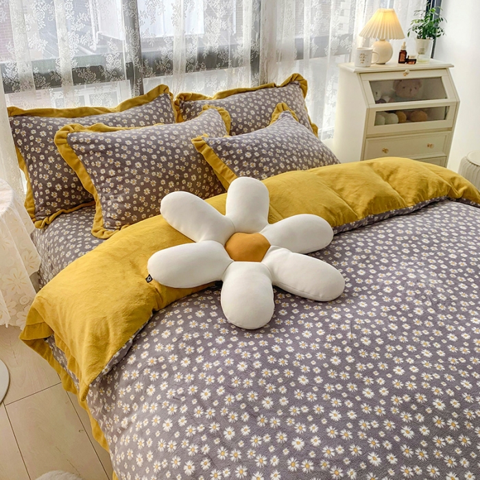 91家纺网 家纺一手货源 找家纺 金爱家 2021新款250克牛奶绒四件套 小雏菊灰