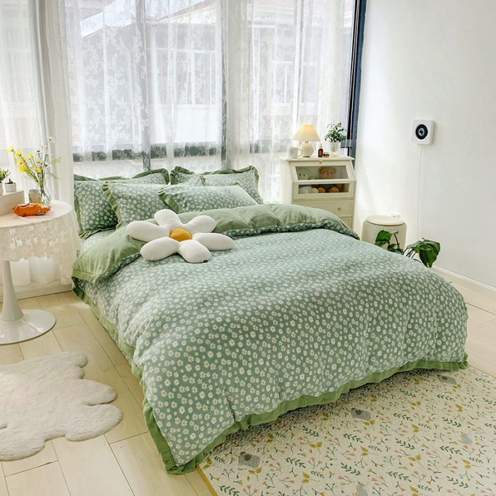 91家纺网 家纺一手货源 找家纺 金爱家 2021新款250克牛奶绒四件套 小雏菊绿