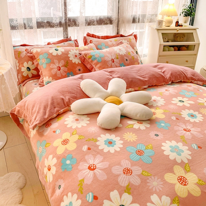 91家纺网 家纺一手货源 找家纺 金爱家 2021新款250克牛奶绒四件套 蓓蕾粉