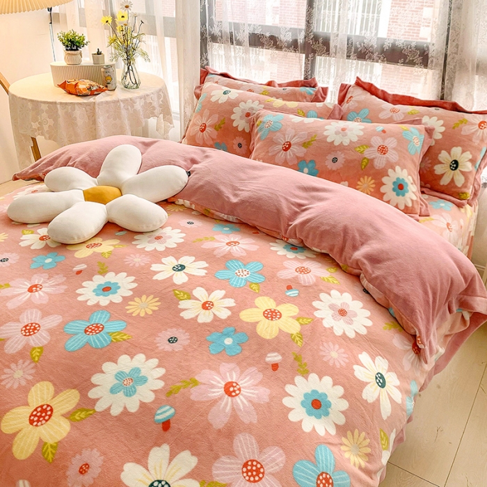 91家纺网 家纺一手货源 找家纺 金爱家 2021新款250克牛奶绒四件套 蓓蕾粉