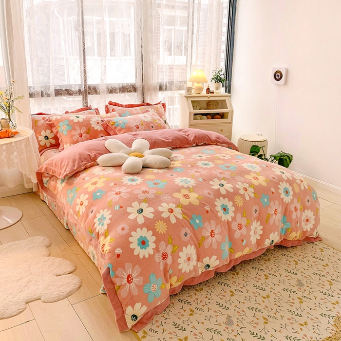 91家纺网 家纺一手货源 找家纺 金爱家 2021新款250克牛奶绒四件套 蓓蕾粉