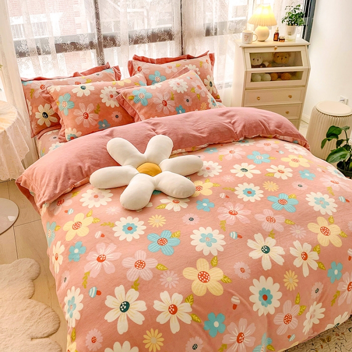 91家纺网 家纺一手货源 找家纺 金爱家 2021新款250克牛奶绒四件套 蓓蕾粉